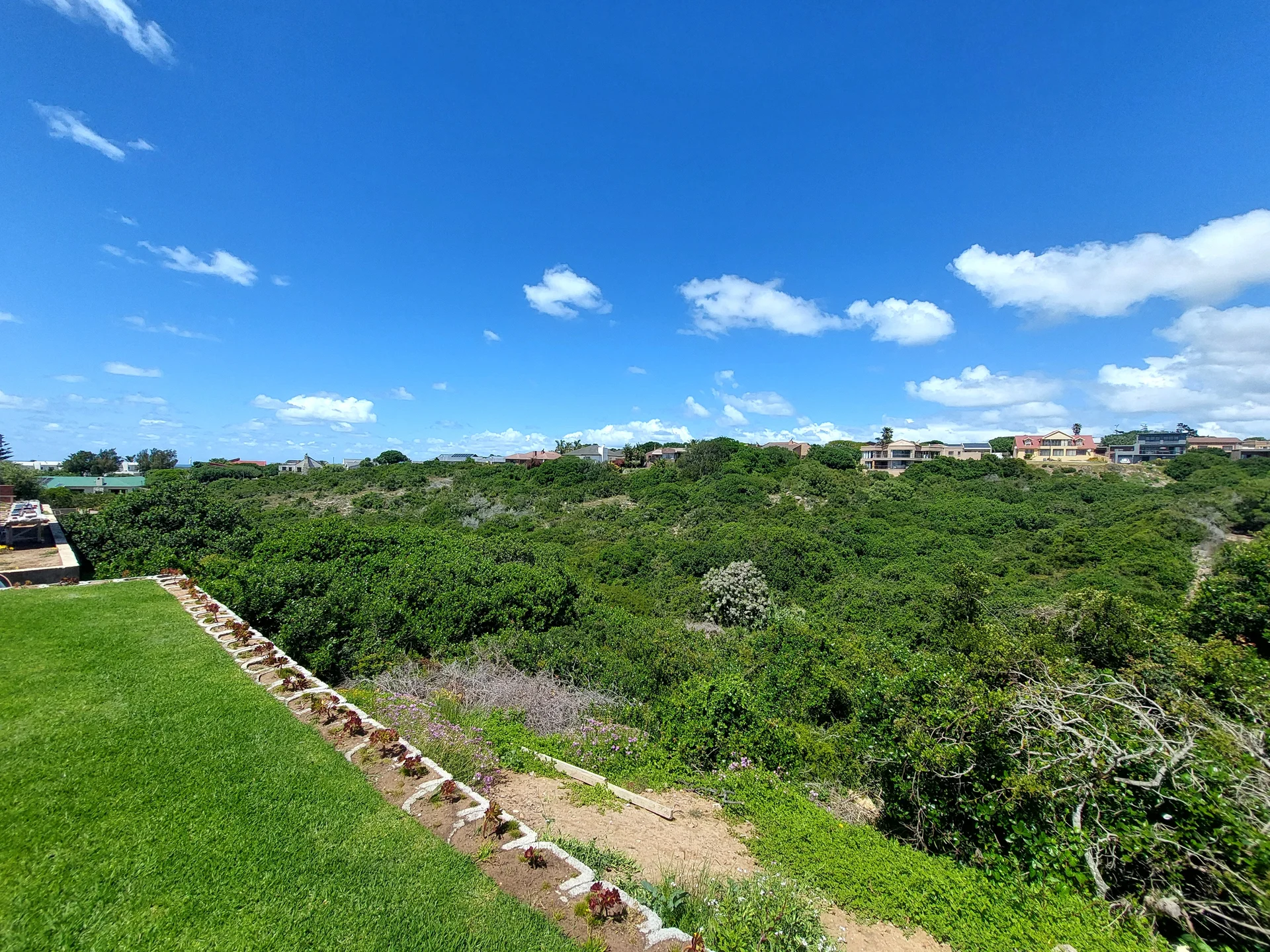 De Brakke Guesthouse Exterior View